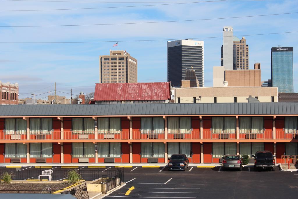 Tourway Inn Birmingham Exterior photo